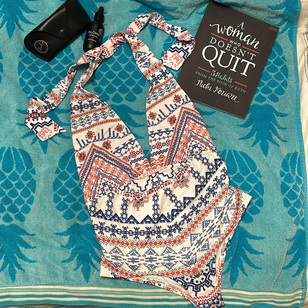 NWOT Rococo Sand One Piece Size Medium